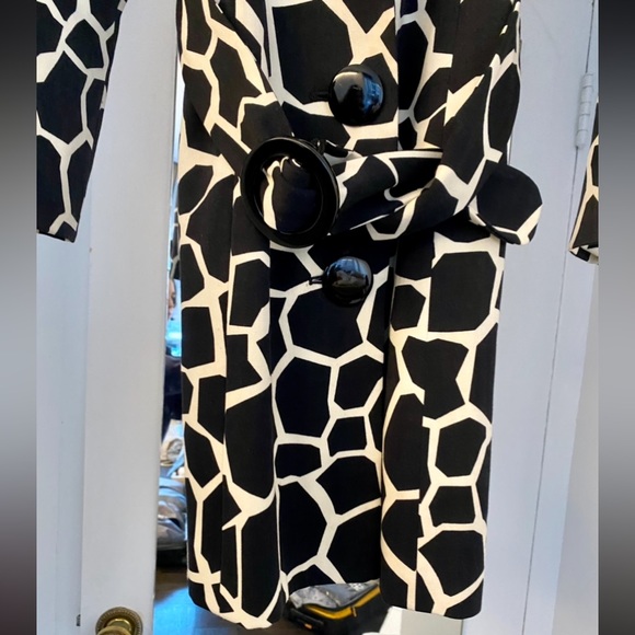 Bergdorf Goodman Milly Creamish and Black Giraffe Print Jacket - Picture 4 of 11